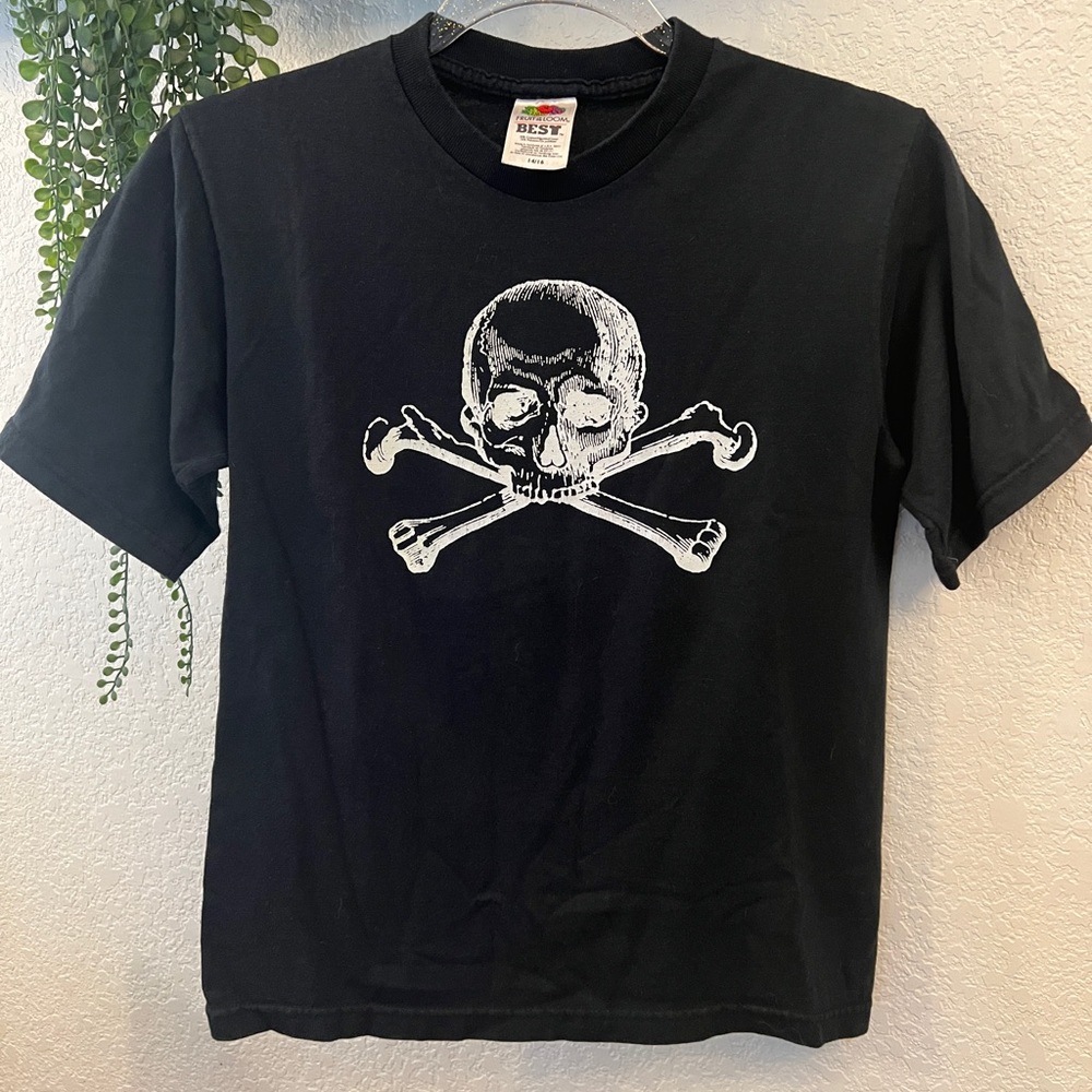 🌟5 for $20 Skull and Bones Black Tee (youth size 14/16 or unisex small)